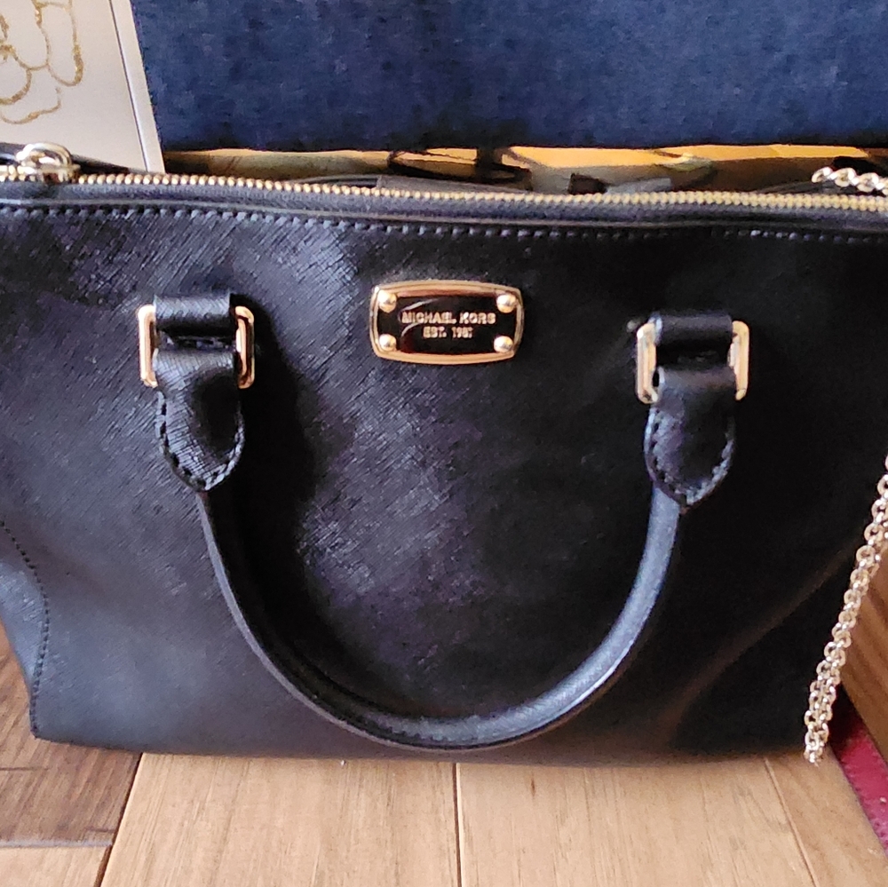 Michael Kors Beautiful Shoulder)Handbag